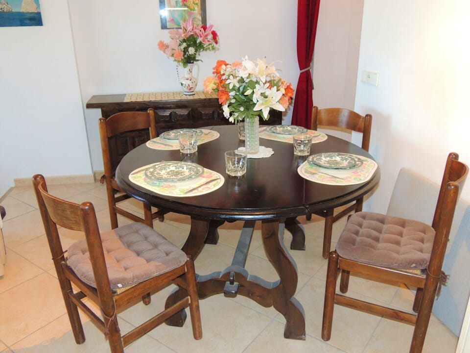 Apartment | Dining