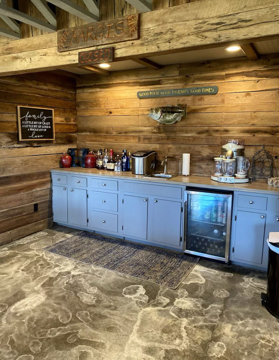 Wet bar in the game room