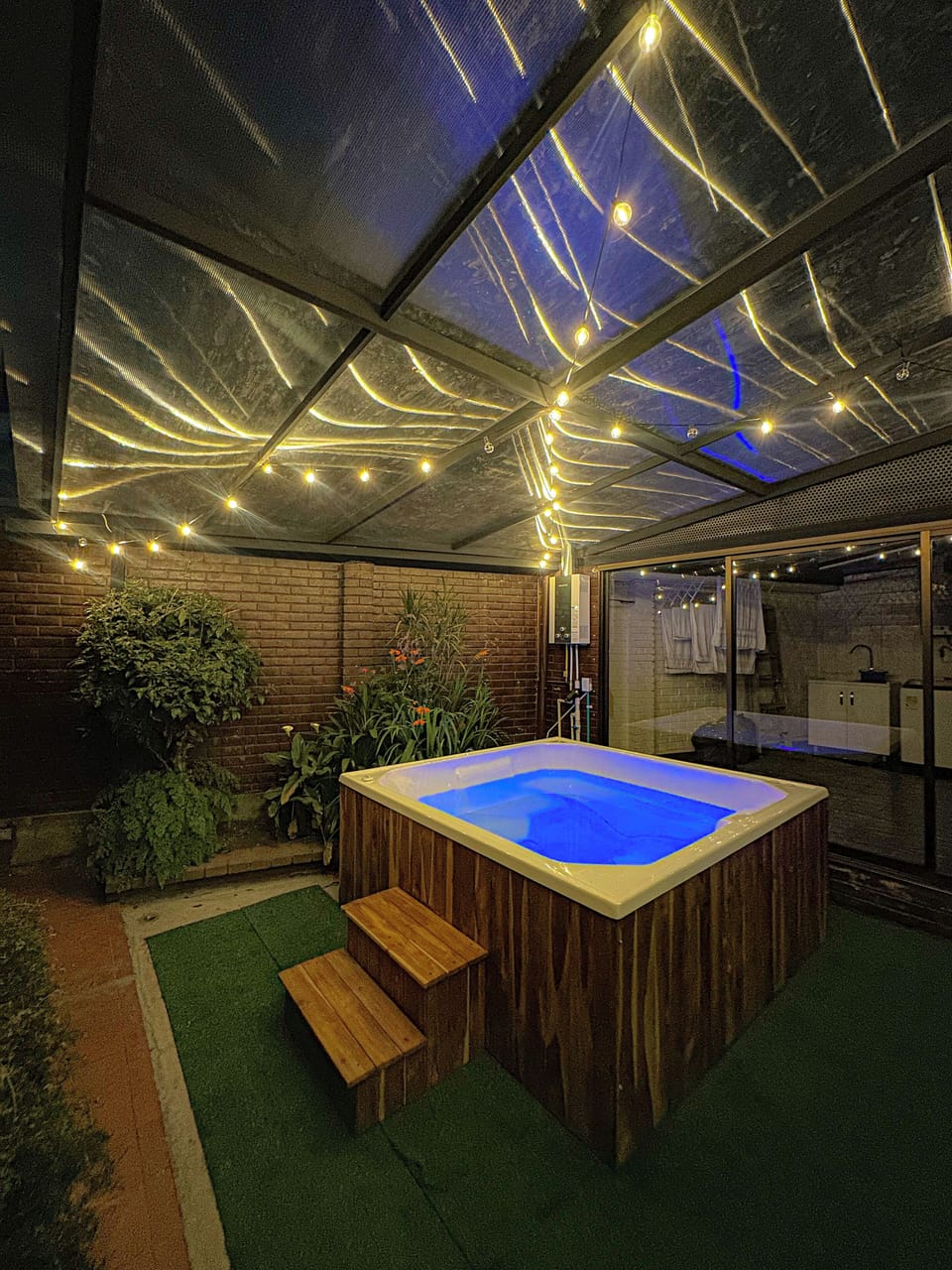 Indoor spa tub