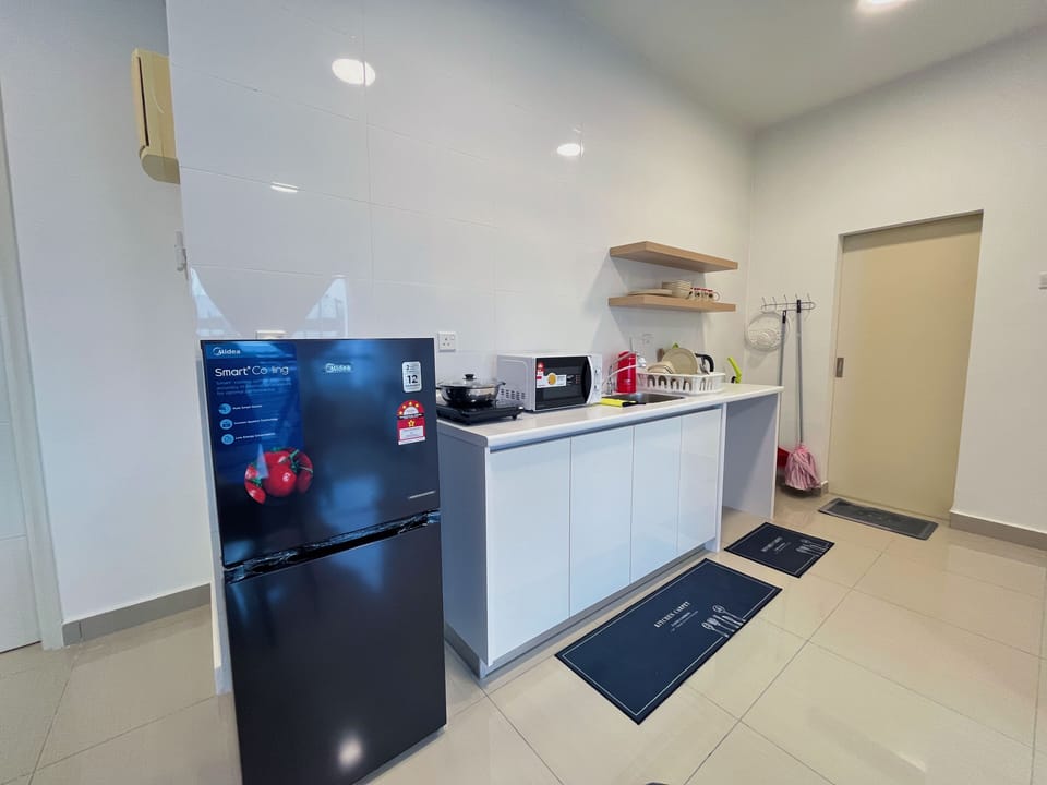 Apartment, 2 Bedrooms | Living area | 40-inch flat-screen TV with cable channels