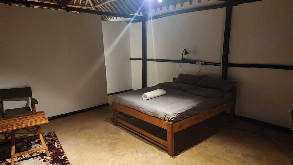 Individually furnished, desk, laptop workspace, free WiFi