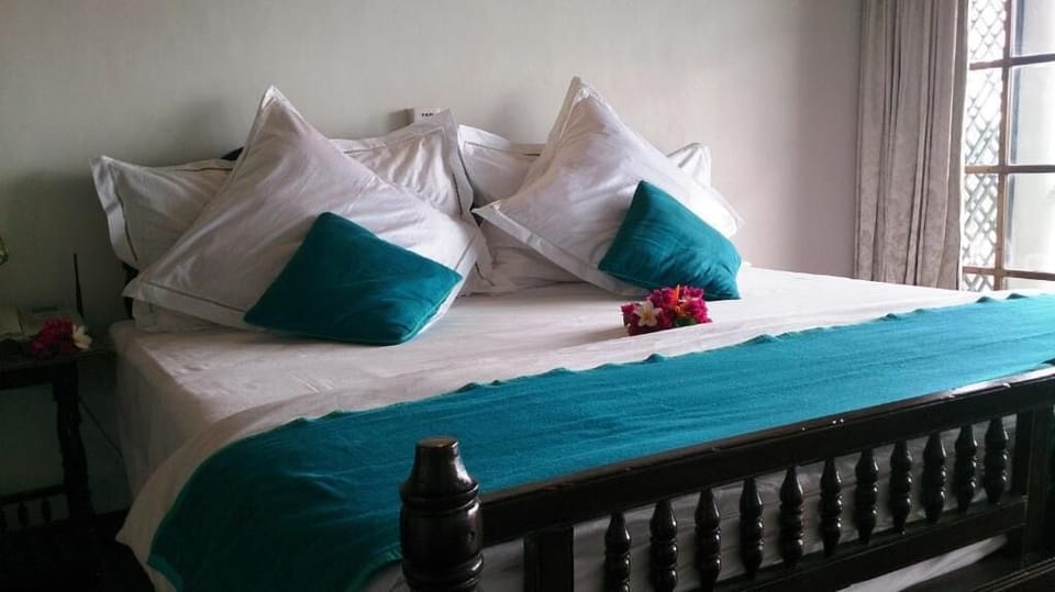 In-room safe, desk, iron/ironing board, free WiFi