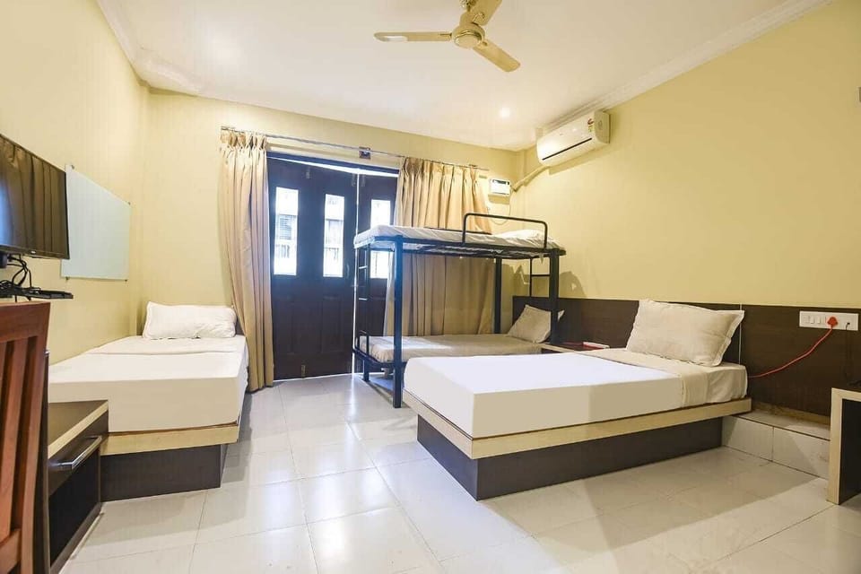Family Room | Free WiFi