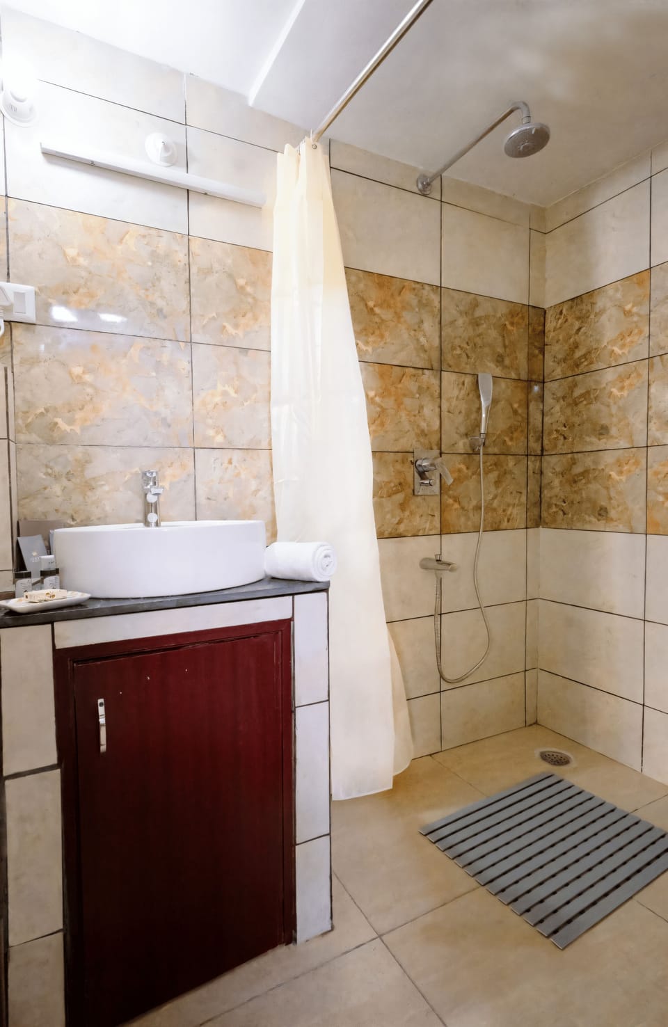 Shower, free toiletries, hair dryer, bathrobes