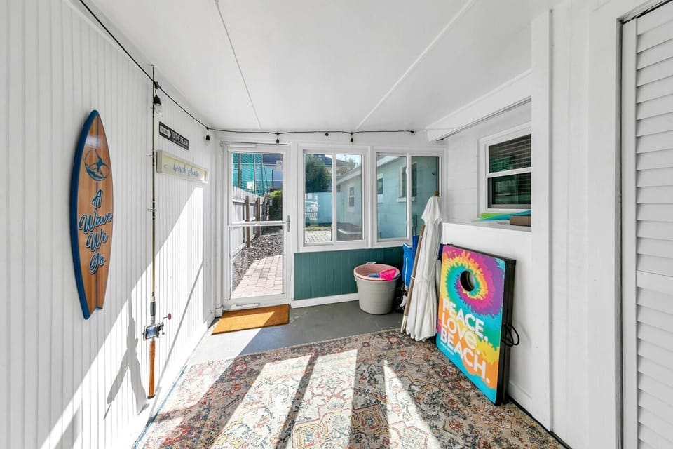 House, 2 Queen Beds (A Wave We Go) | Interior