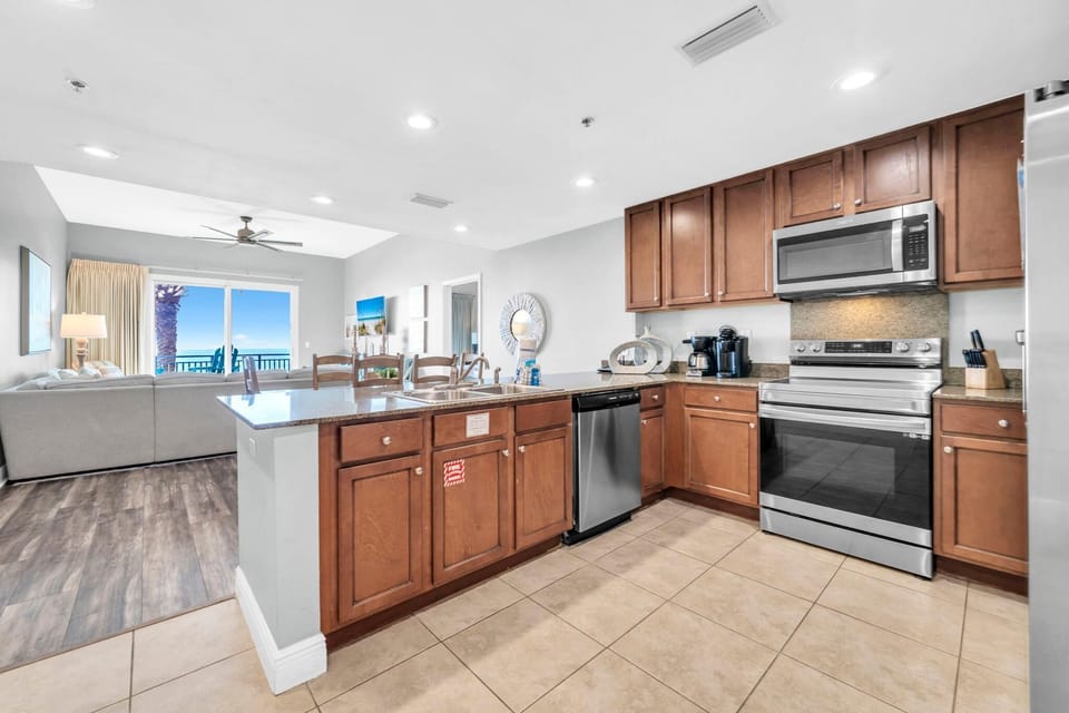 Condo, Multiple Beds (Sterling Breeze 205) | Private kitchen