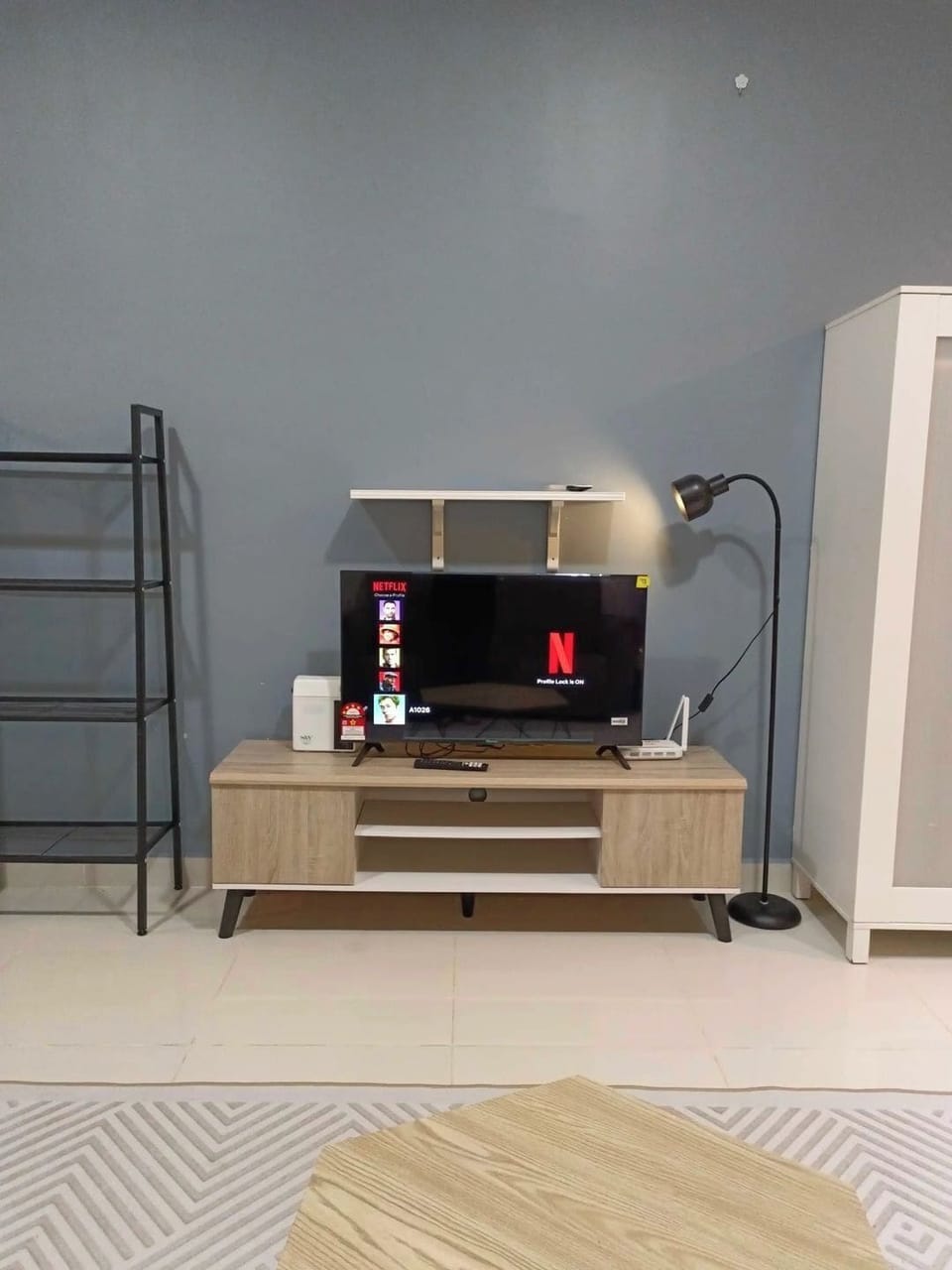 Comfort Studio | Living area | Flat-screen TV, Netflix, streaming services