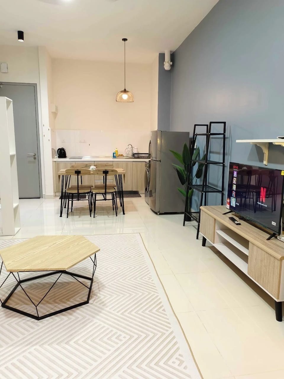 Comfort Studio | Desk, laptop workspace, free WiFi, bed sheets