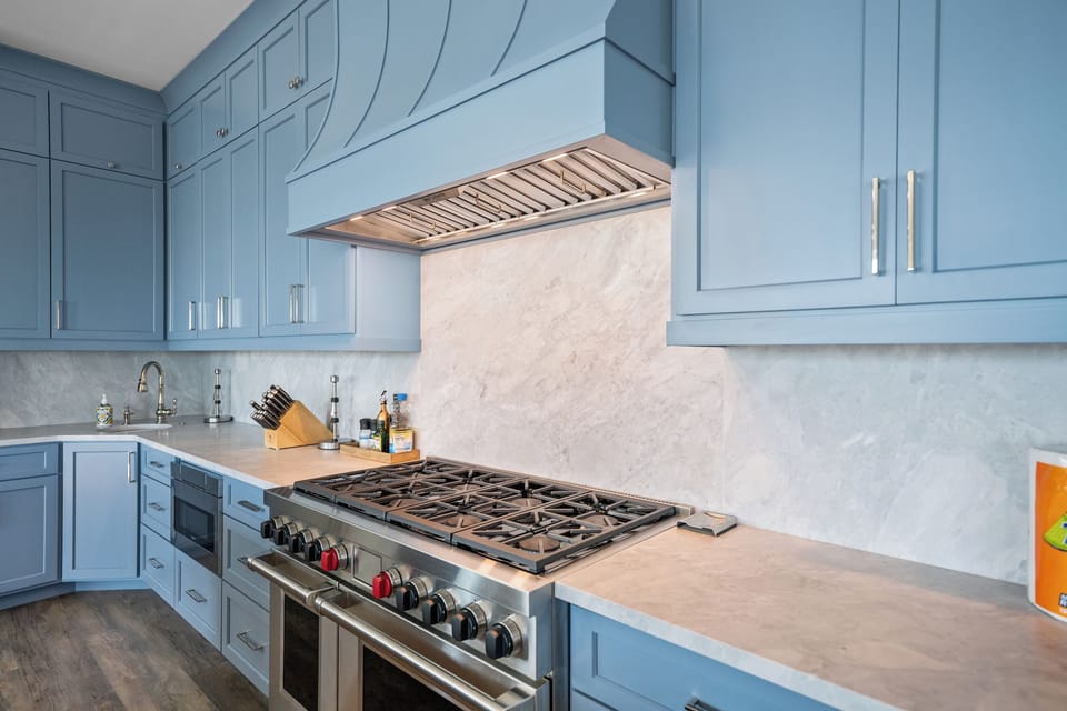 Full kitchen with high end appliances (2nd Floor)