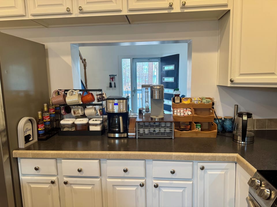 Coffee and tea bar! Ready for mornings with a large group.