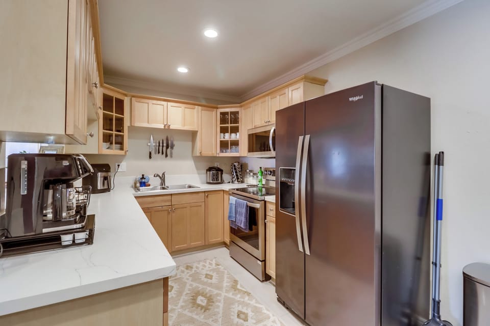 Our fully-equipped kitchen has everything you need for breakfast, lunch & dinner