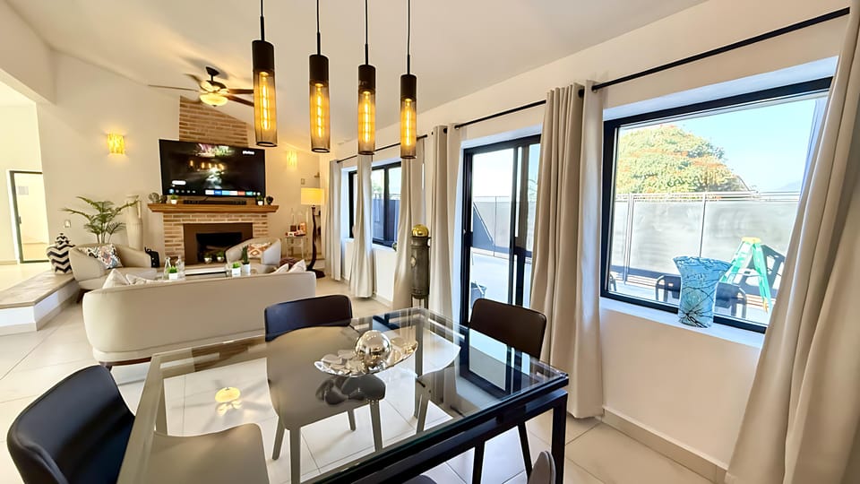 House, 3 Bedrooms, Smoking, Balcony | Dining room