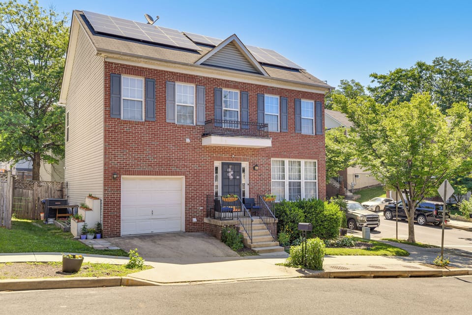 2-Story House | Self Check-In | 5 Mi to National Mall