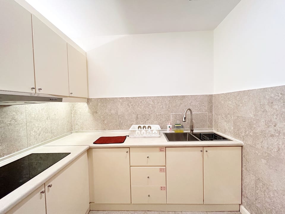 Apartment, 2 Bedrooms | Private kitchen | Fridge, microwave, stovetop, electric kettle