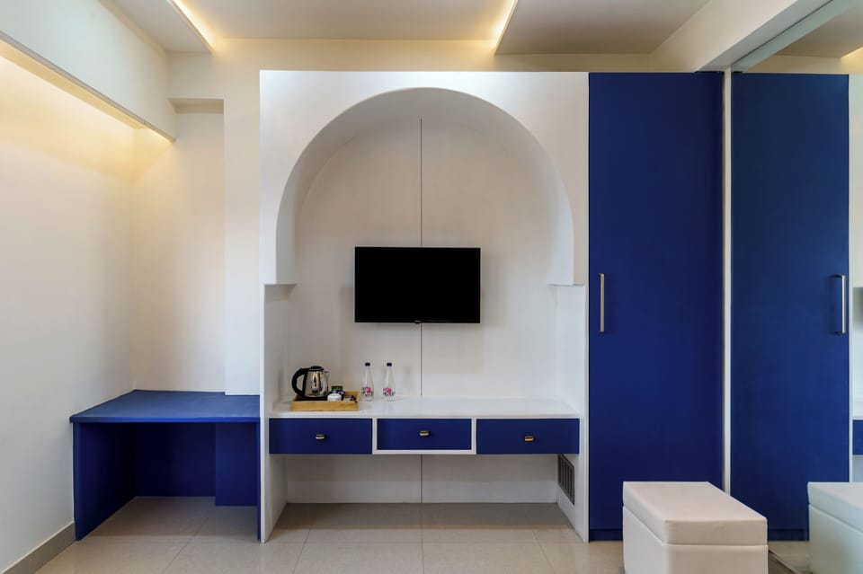 Superior Room | In-room safe, laptop workspace, free WiFi