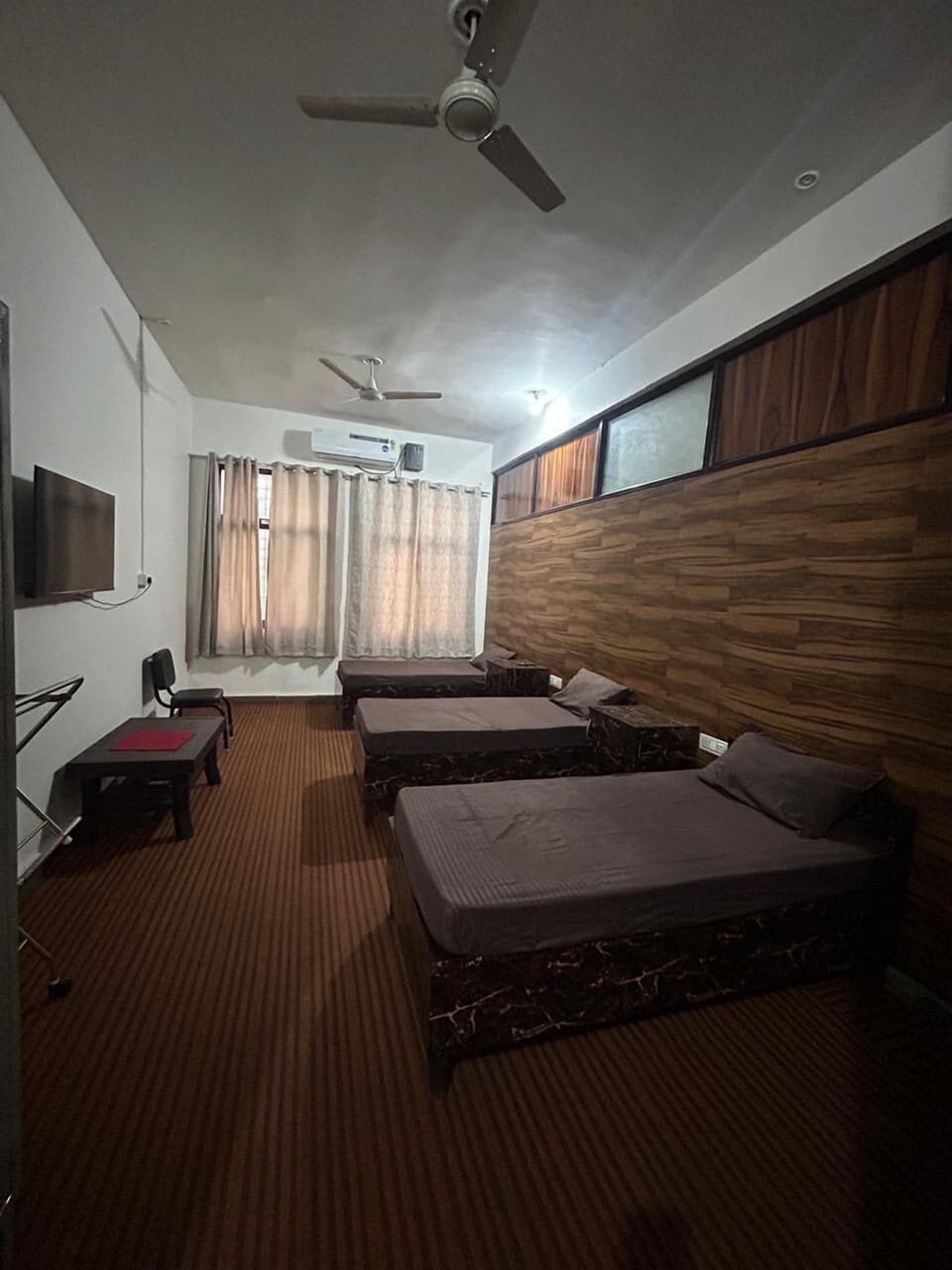 Executive Room, Non Smoking, Garden View | In-room safe, desk, laptop workspace