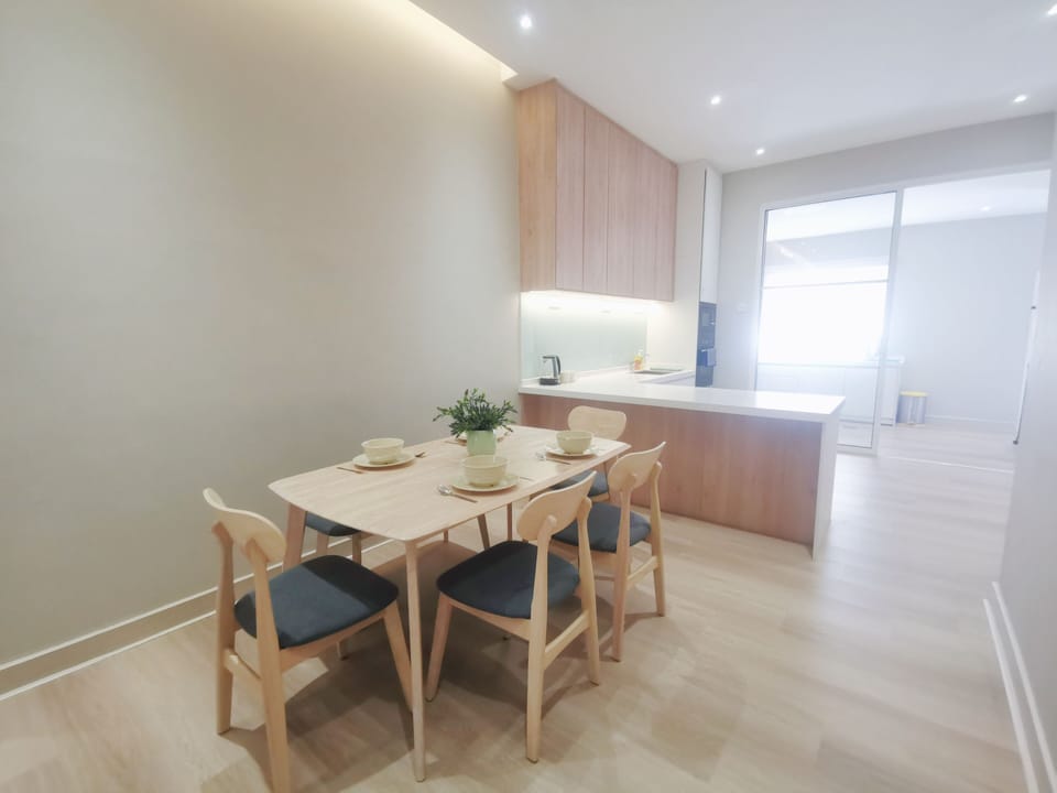 House, 3 Bedrooms | Living area | 40-inch flat-screen TV with cable channels