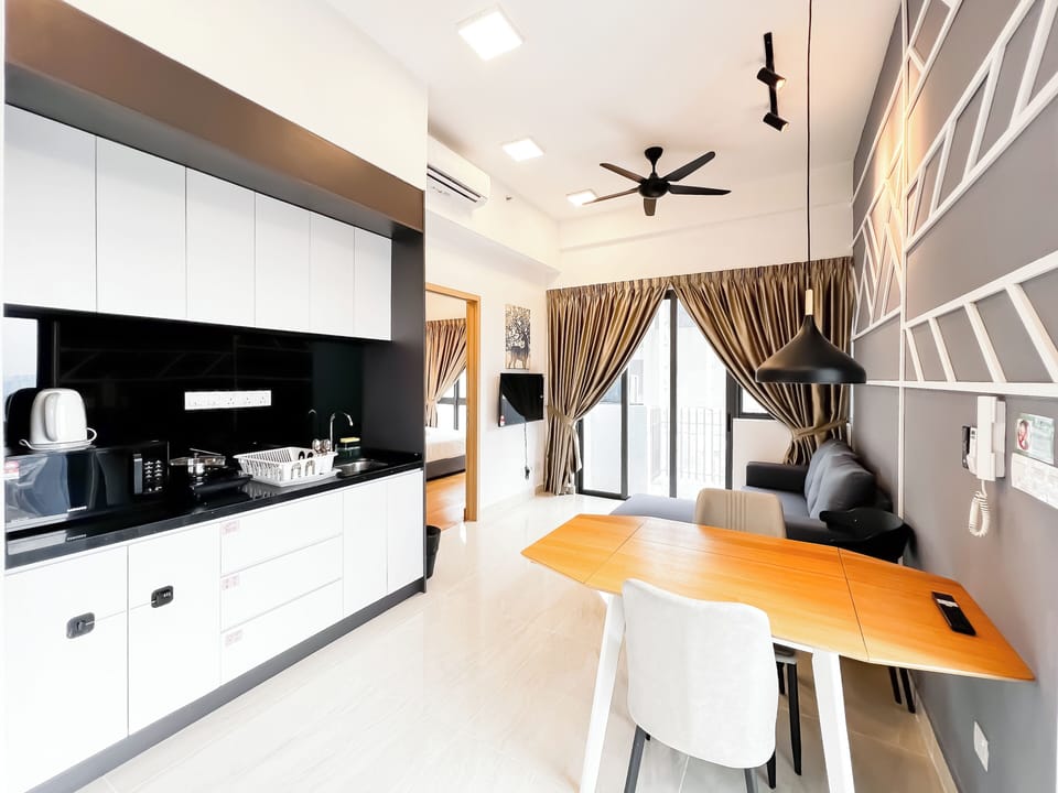 Apartment, 2 Bedrooms | Living area | 40-inch flat-screen TV with cable channels
