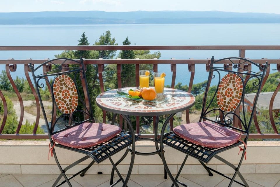 Apartment (One Bedroom Apartment 3) | Balcony