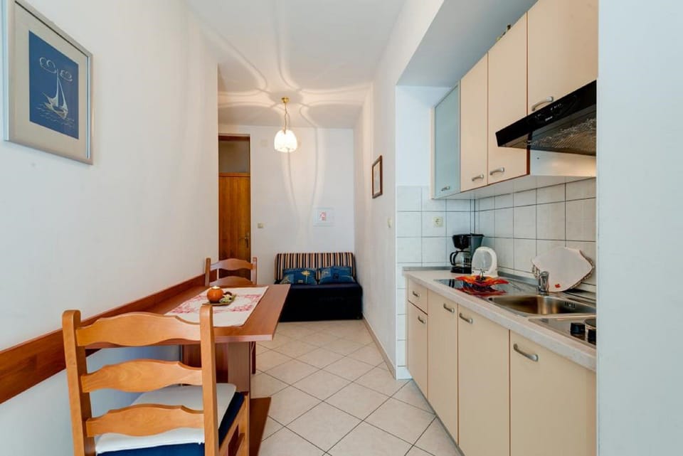 Apartment (One Bedroom Apartment 3) | Private kitchen | Fridge