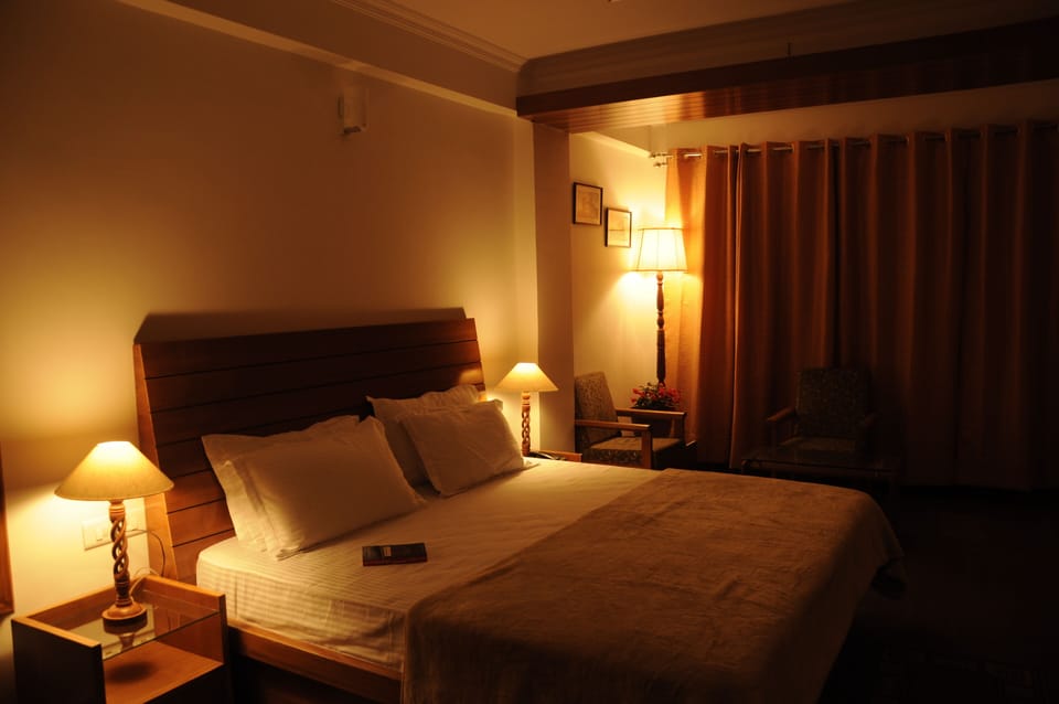 Deluxe Double Room, Mountain View | Laptop workspace, free WiFi