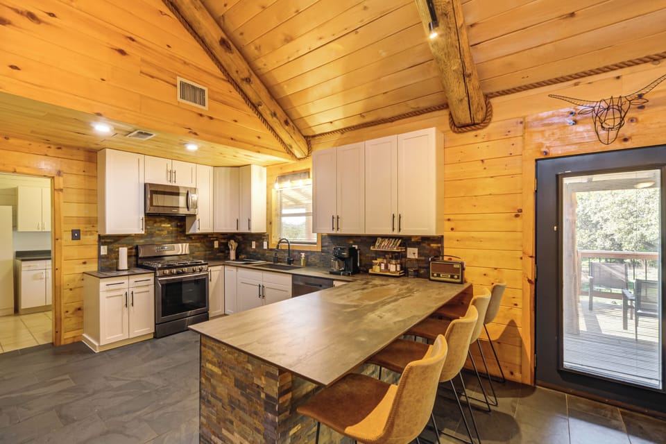 House (4 Bedrooms) | Interior
