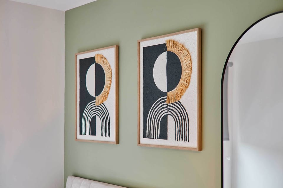 Joffre Avenue, Castleford - Host & Stay