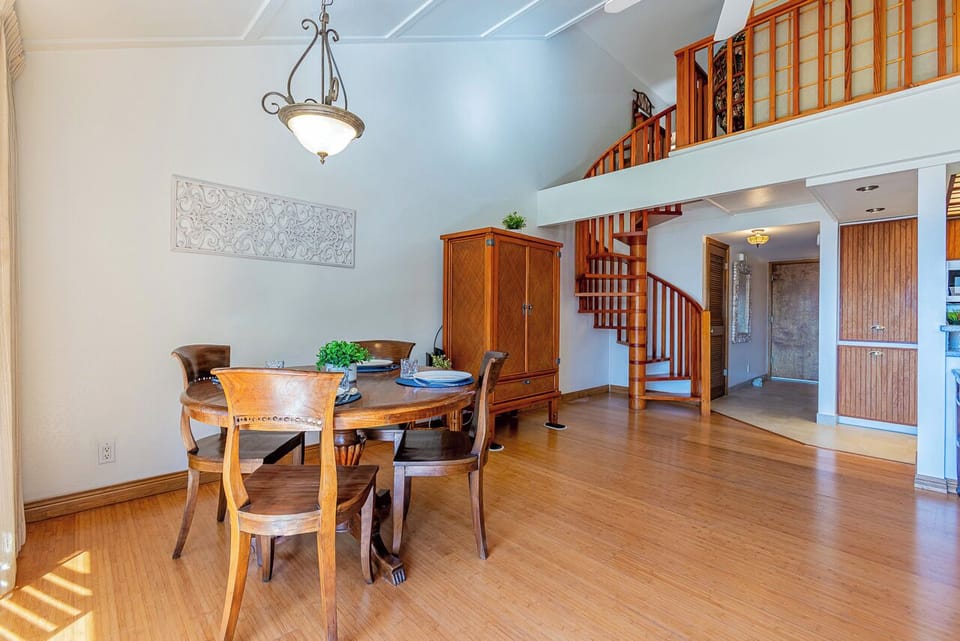 Dining for four while you enjoy delicious meals