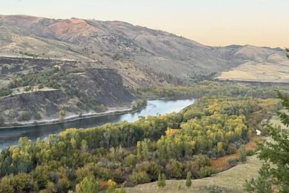 The Palisades Valley