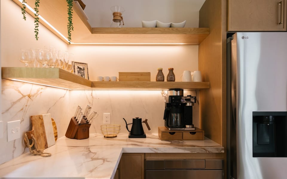 Enjoy locally-sourced coffee from Artisan Coffee, hot cocoa from Silly Cow Farms, and an assortment of teas to brew with the Fellow tea kettle