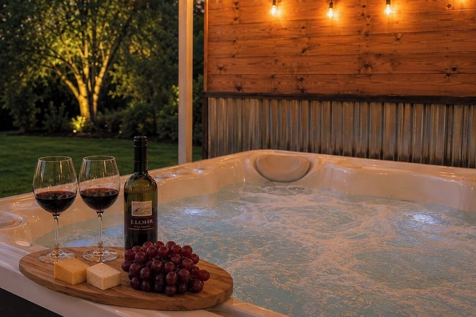 Ultimate relaxation in the private, 5-seater hot tub on the patio!