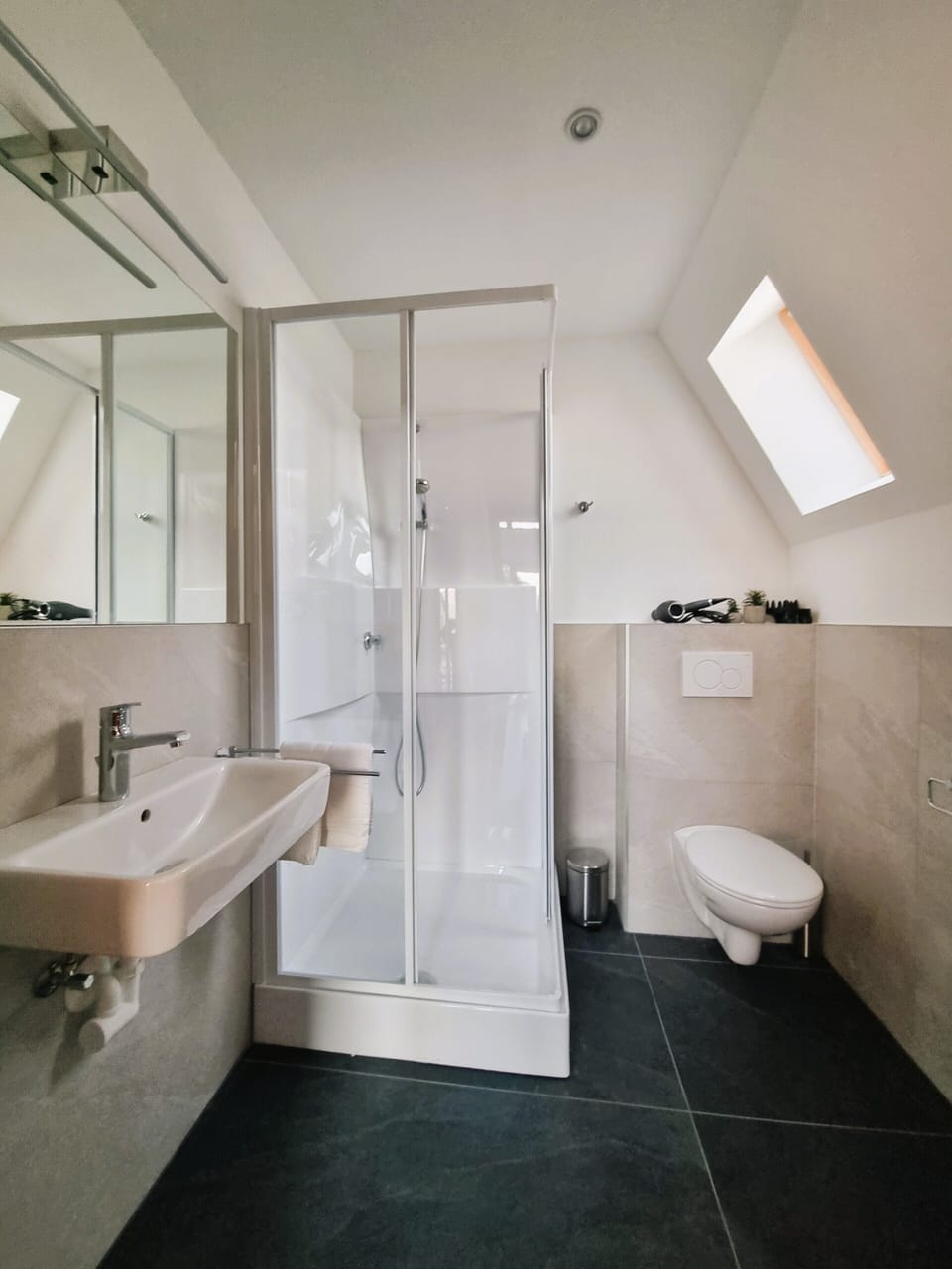 Shower, free toiletries, hair dryer, bathrobes