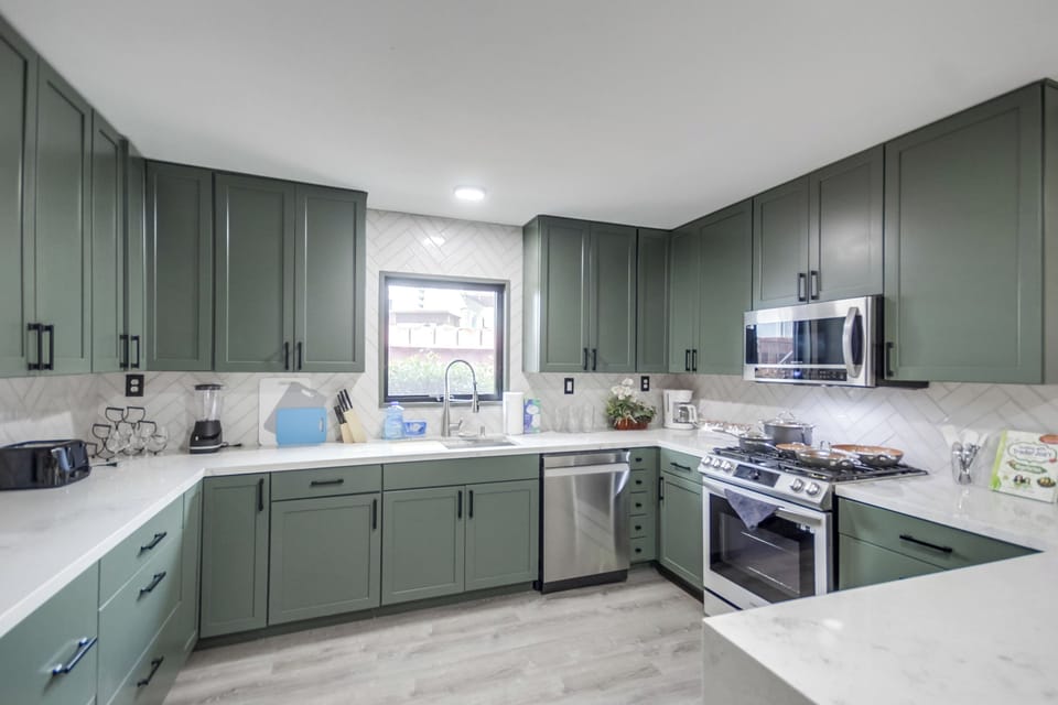 A fully stocked kitchen has everything you need!