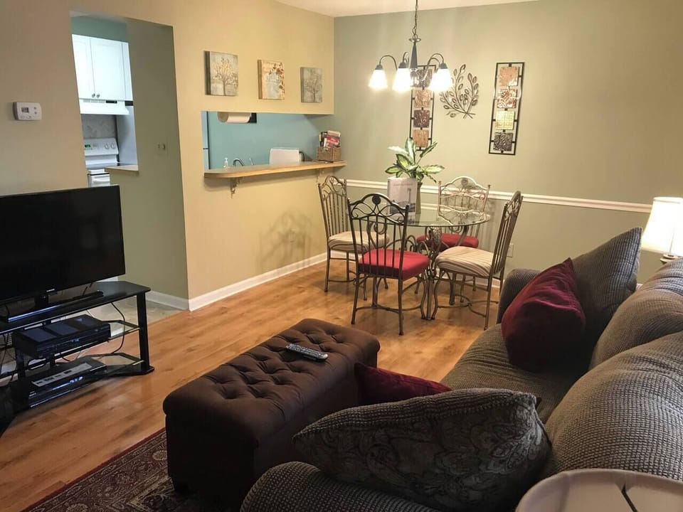 Seating for 4 at the dining room table.
