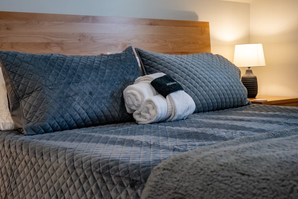 We supply all linens.
