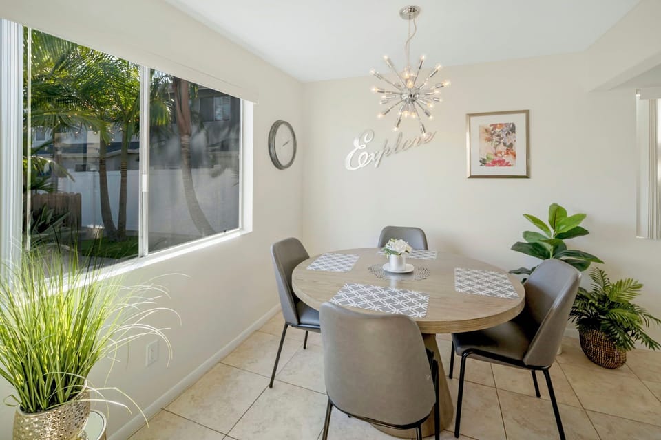 Dining area for 4