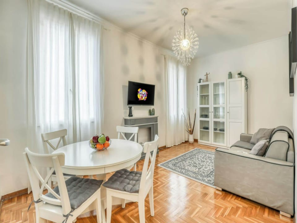 House, 1 Bedroom, Balcony | Dining room
