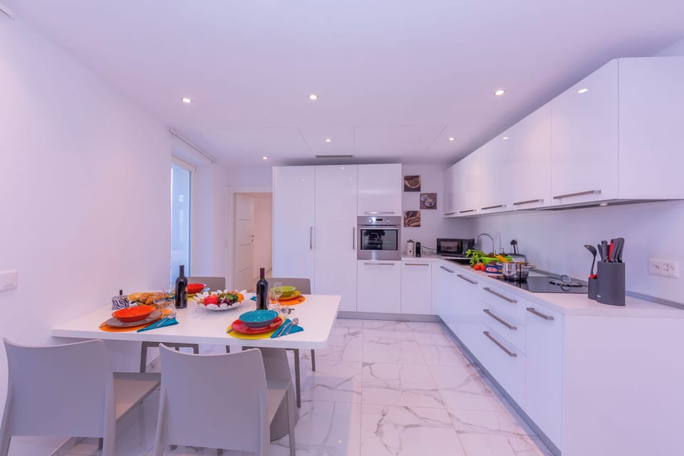 Kitchen and dining area