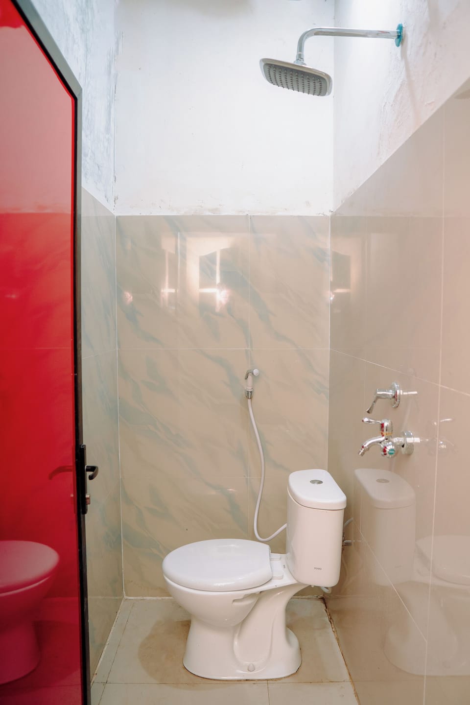 Deluxe Room | Bathroom | Shower, towels, soap