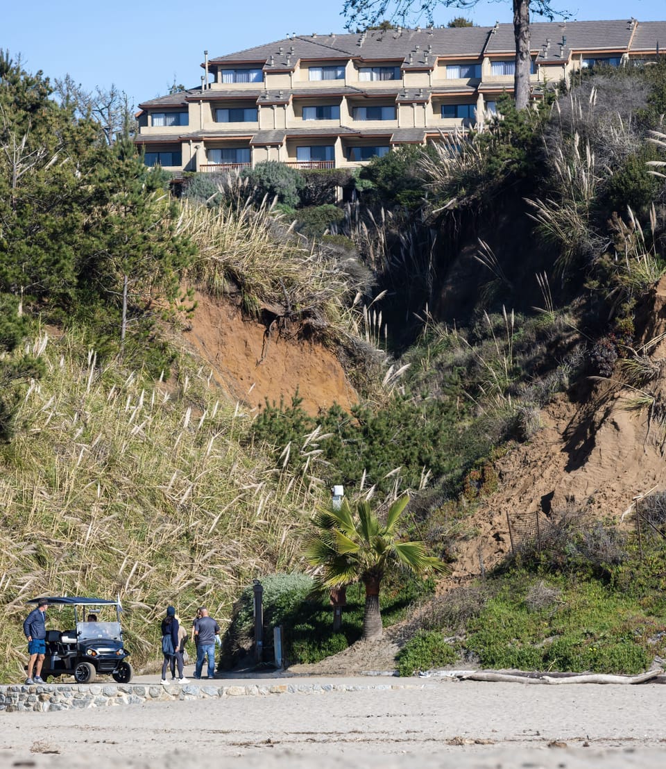 End of path to access the beach