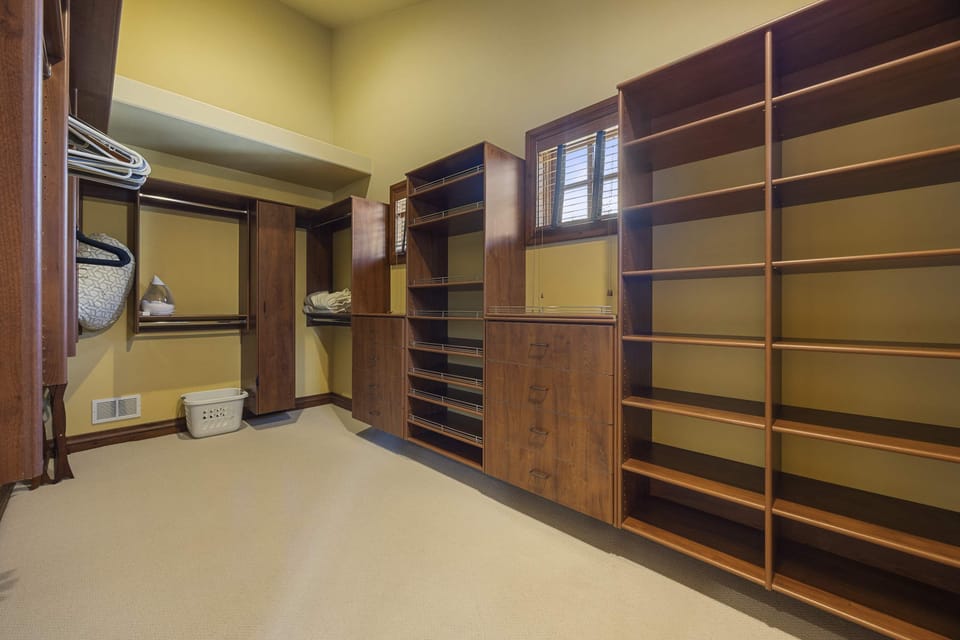 Walk-in closet for bedroom 1