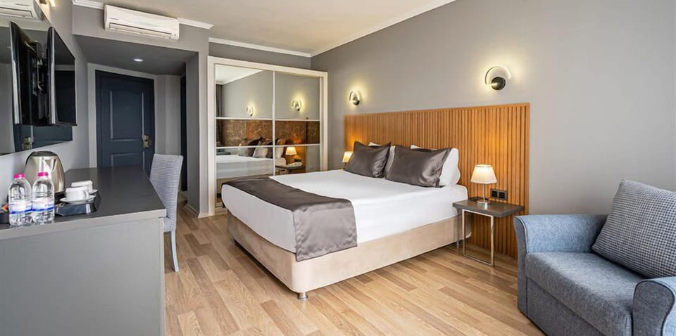 Superior Double or Twin Room, Balcony, City View | Laptop workspace, free WiFi