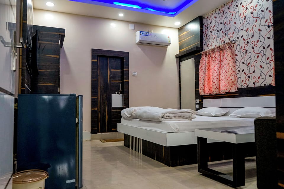 Deluxe Double Room, City View | Desk, laptop workspace, WiFi (free)