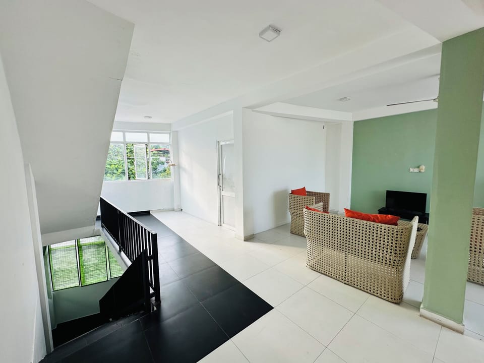 Basic Double Room, Balcony | Living area