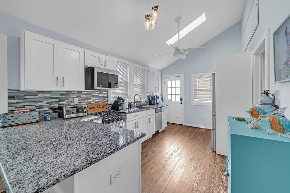 House, 3 Bedrooms | Private kitchen | Coffee/tea maker, fridge, oven, toaster