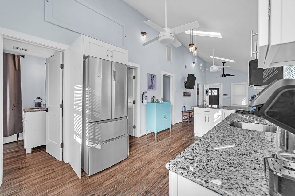 House, 3 Bedrooms | Private kitchen | Coffee/tea maker, fridge, oven, toaster