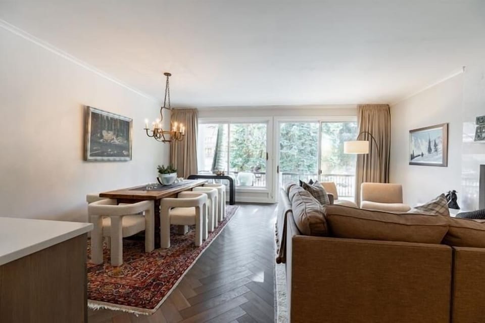 Condo, 2 Bedrooms | Living area
