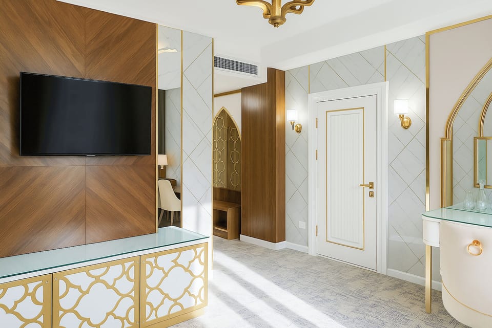 Luxury Suite, Balcony, Canal View | Minibar, in-room safe, desk, laptop workspace