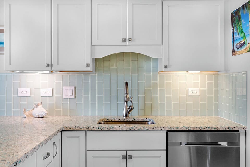 Mainsail 472 Kitchen Alt