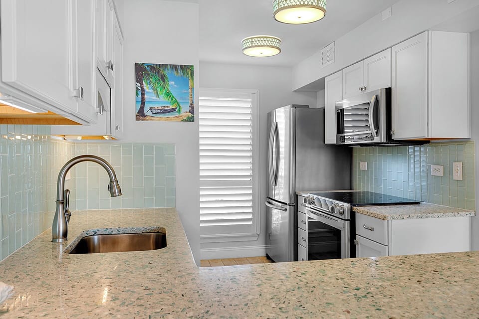 Mainsail 472 Kitchen